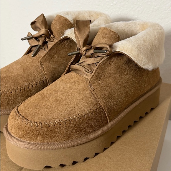 UGG Kallen Platform Boots Booties Tan Suede Soft & Cozy New in Box!! - Picture 5 of 12